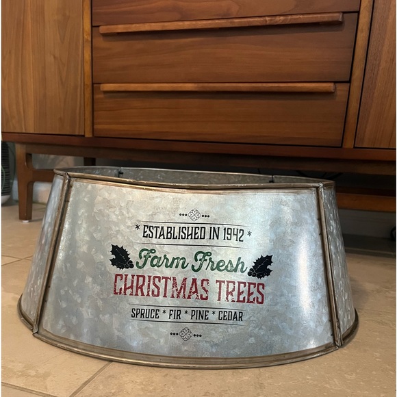 Festive Christmas Tree Collar - Picture 5 of 9